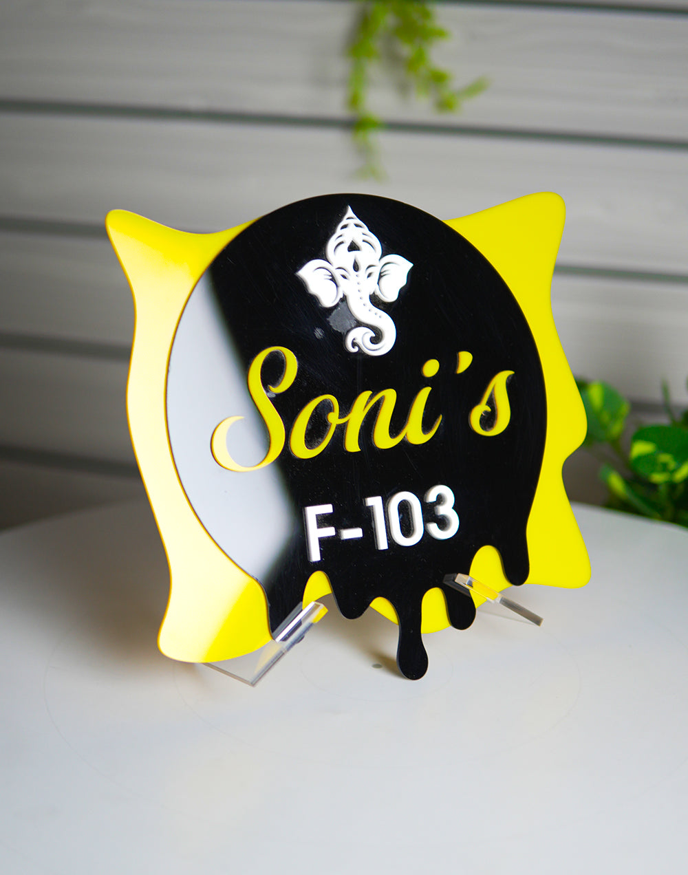 Water Drop Style Yellow Acrylic Name Plate – Personalized Modern Home Sign